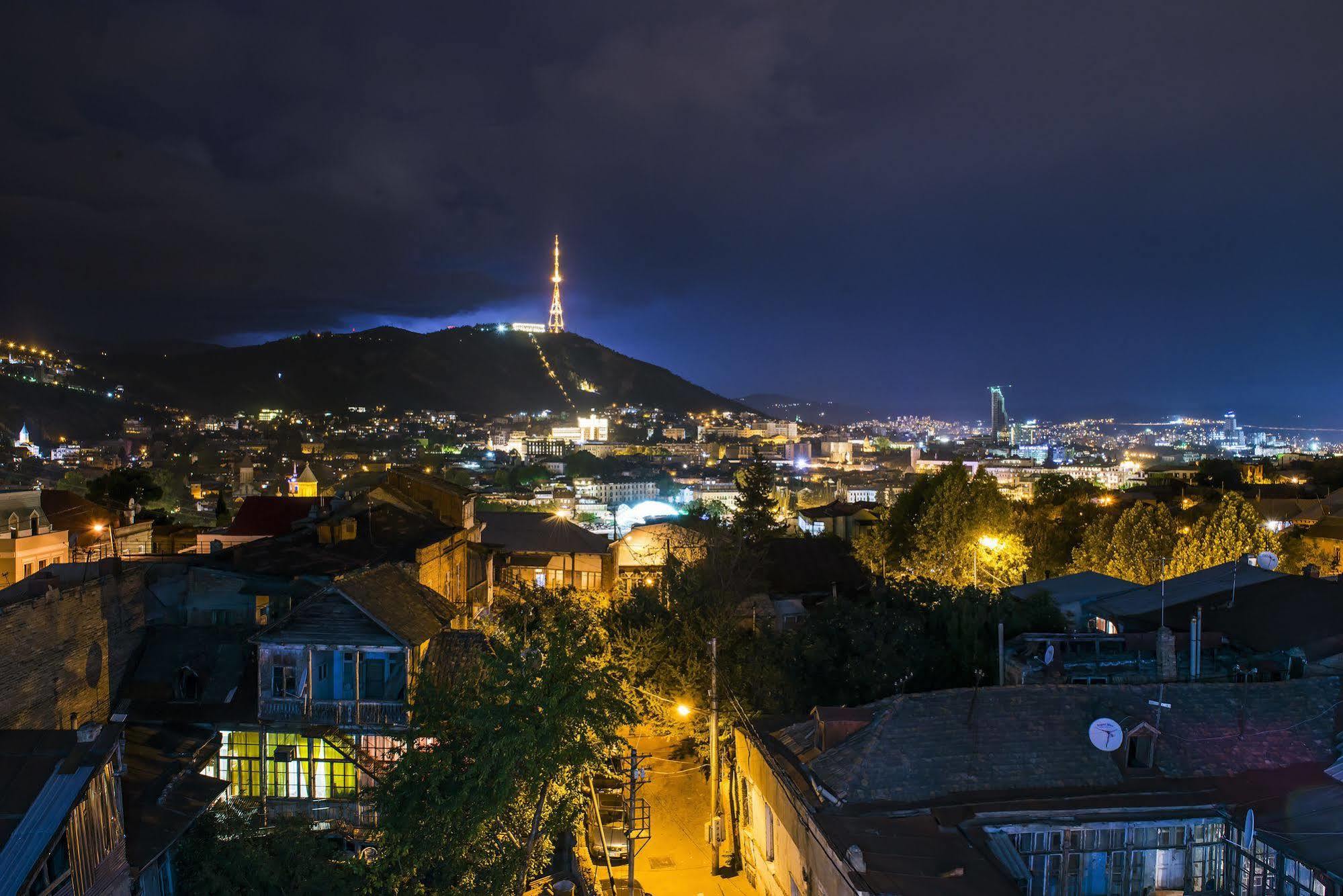 Tbilisi Inn Exterior photo